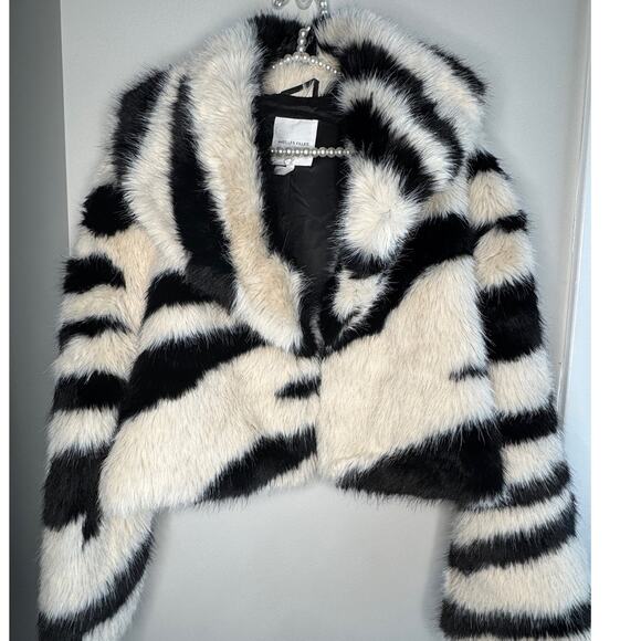 Avec Les Filles Faux Fur Cropped Jacket - Coat - Picture 5 of 11